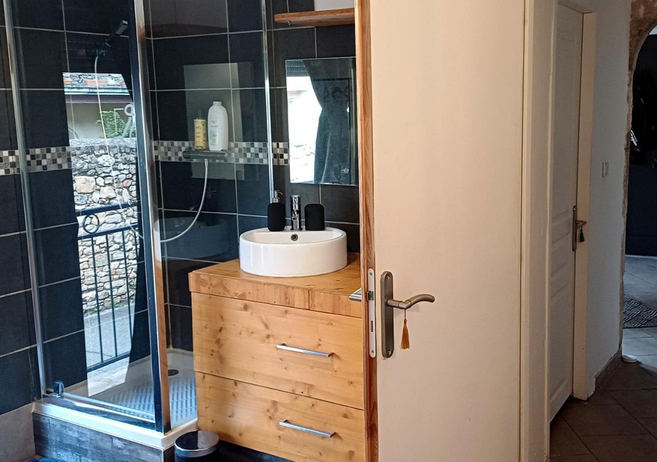 Hotel LOFT Gard, Proche des Cascades du Sautadet - Occitanie à Saint-Michel-d'Euzet Extérieur photo